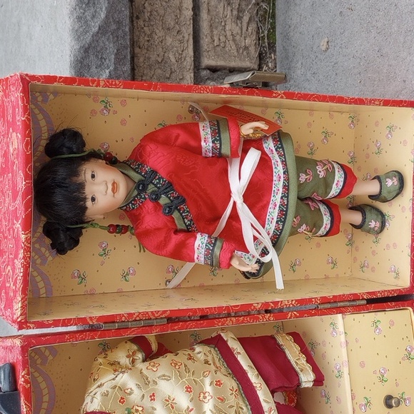 Pearl of the Orient, Chinese Doll & Trunk. Extra Outfits, Shoes. Accessories - Picture 2 of 10